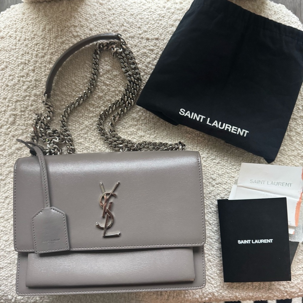 Saint Laurent Sunset Medium in Smooth Leather